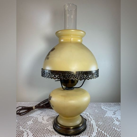 Vintage one way Hurricane glass table lamp || Gone with the wind table lamp || - Picture 3 of 12